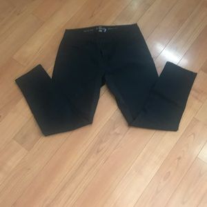 EUC skinny cropped jeans